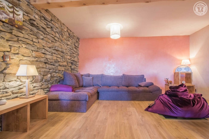 Séjour et salon du gîte Versaya